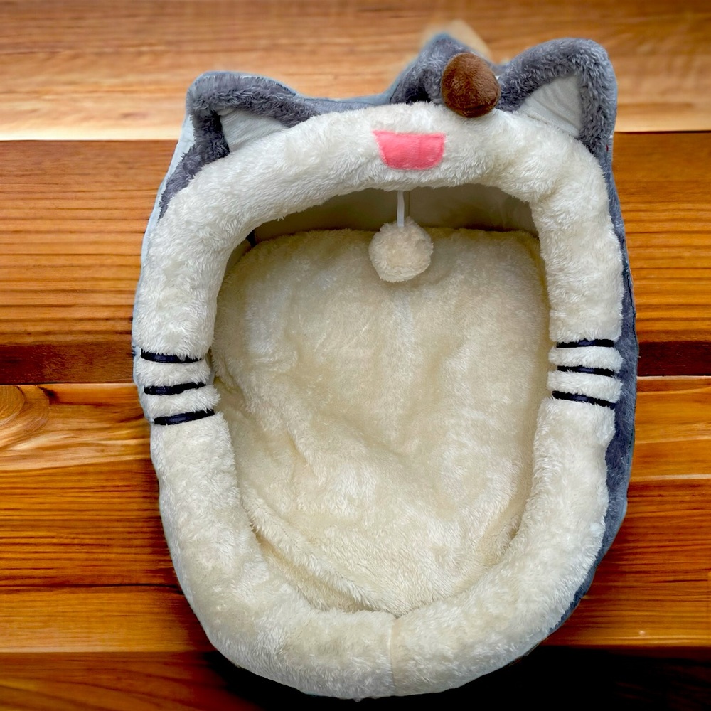 new cute faux fur 16”L x 13”Hx 13”W cat bed for sale